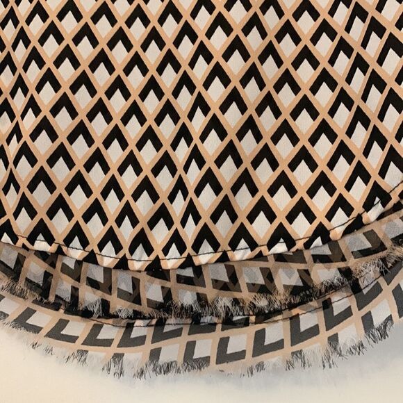 Who What Wear tan black sleeveless blouse with frayed edges Size M Length 26” - Picture 3 of 8